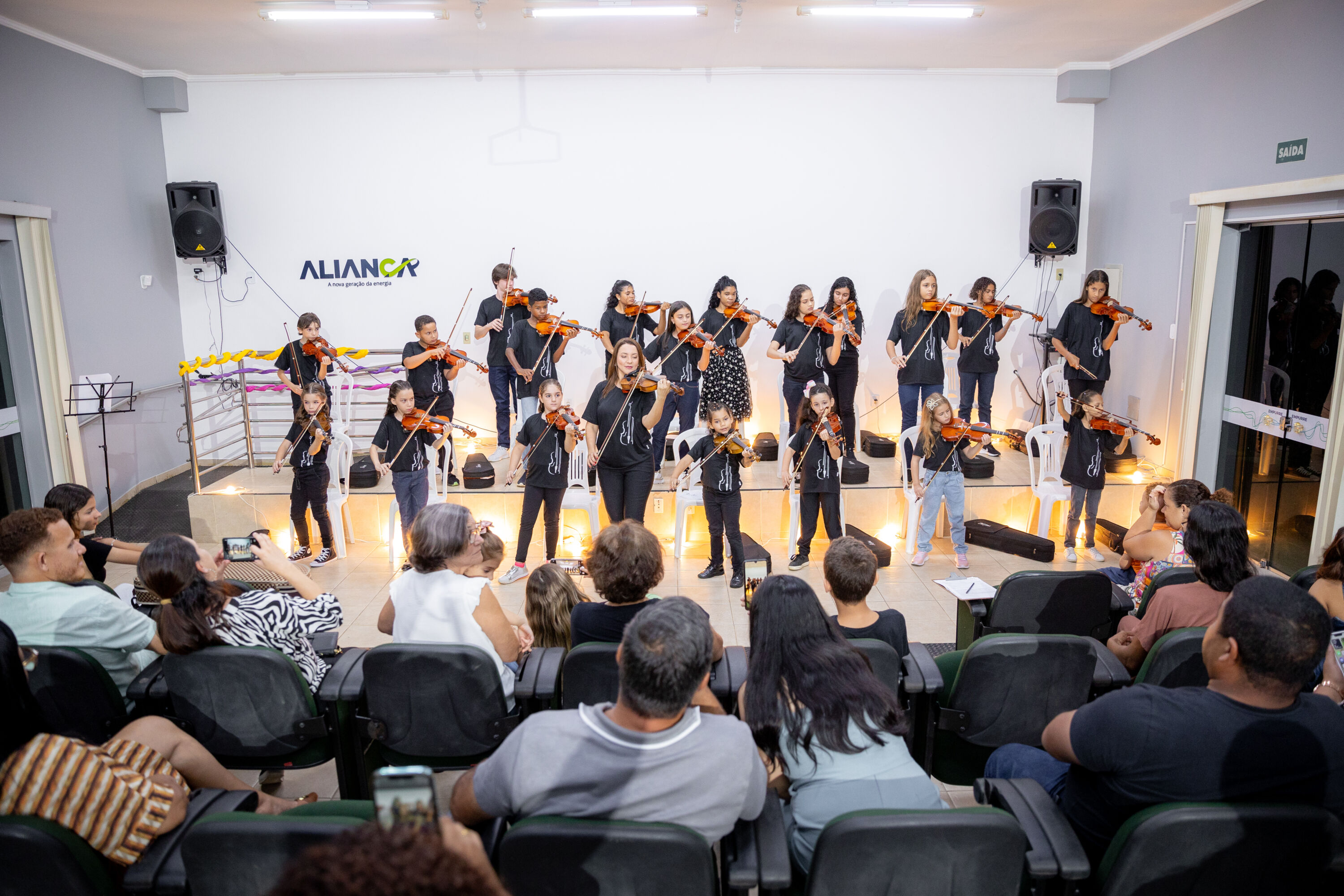 Recital de violino no Parque Botânico Aliança marca o encerramento do primeiro ciclo das aulas de musicalização - Aliança Energia