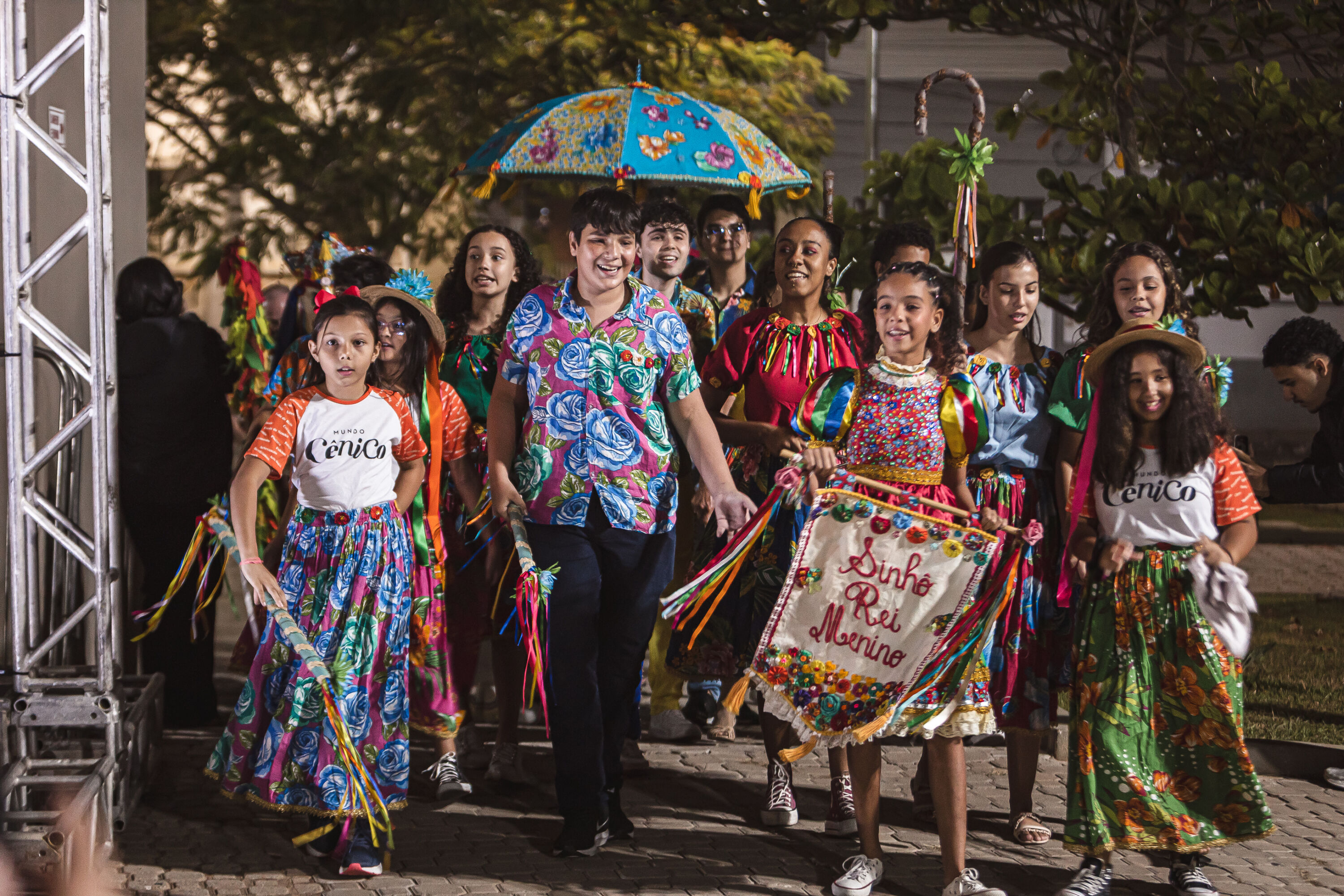 Com patrocínio da Aliança, Orquestra Ouro Preto leva show “Lendas do Rock” a Perdões e reúne mais de 4 mil pessoas - Aliança Energia Com patrocínio da Aliança, Orquestra Ouro Preto leva show “Lendas do Rock” a Perdões e reúne mais de 4 mil pessoas - Aliança Energia