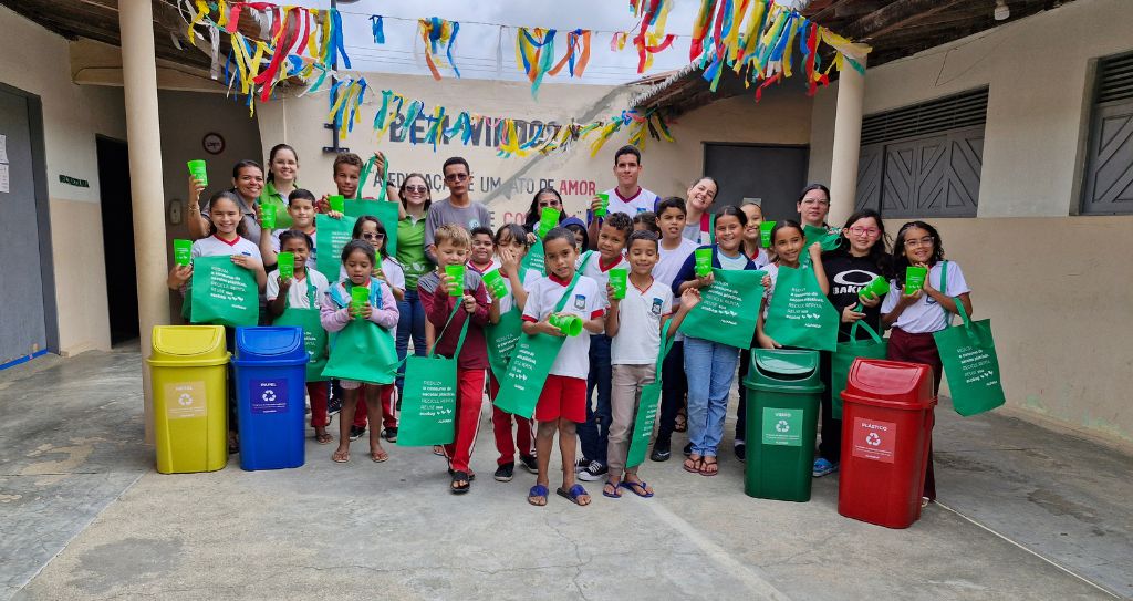 Capa palestra escola Assentamento Acauã