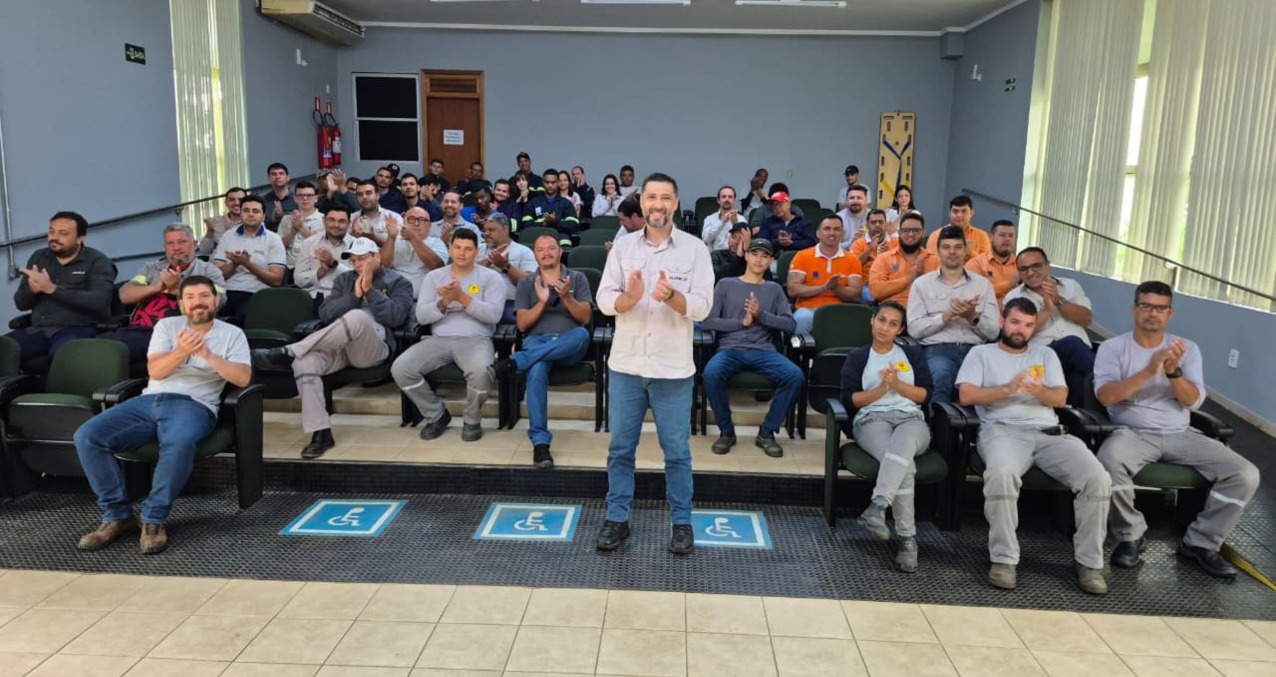 Capa 5 anos sem acidentes UHE Aimorés Capa 5 anos sem acidentes UHE Aimorés