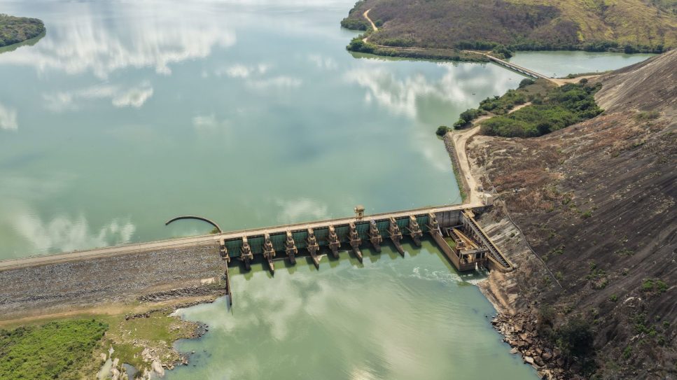 Capa Vertedouro Aimores 05+06-10